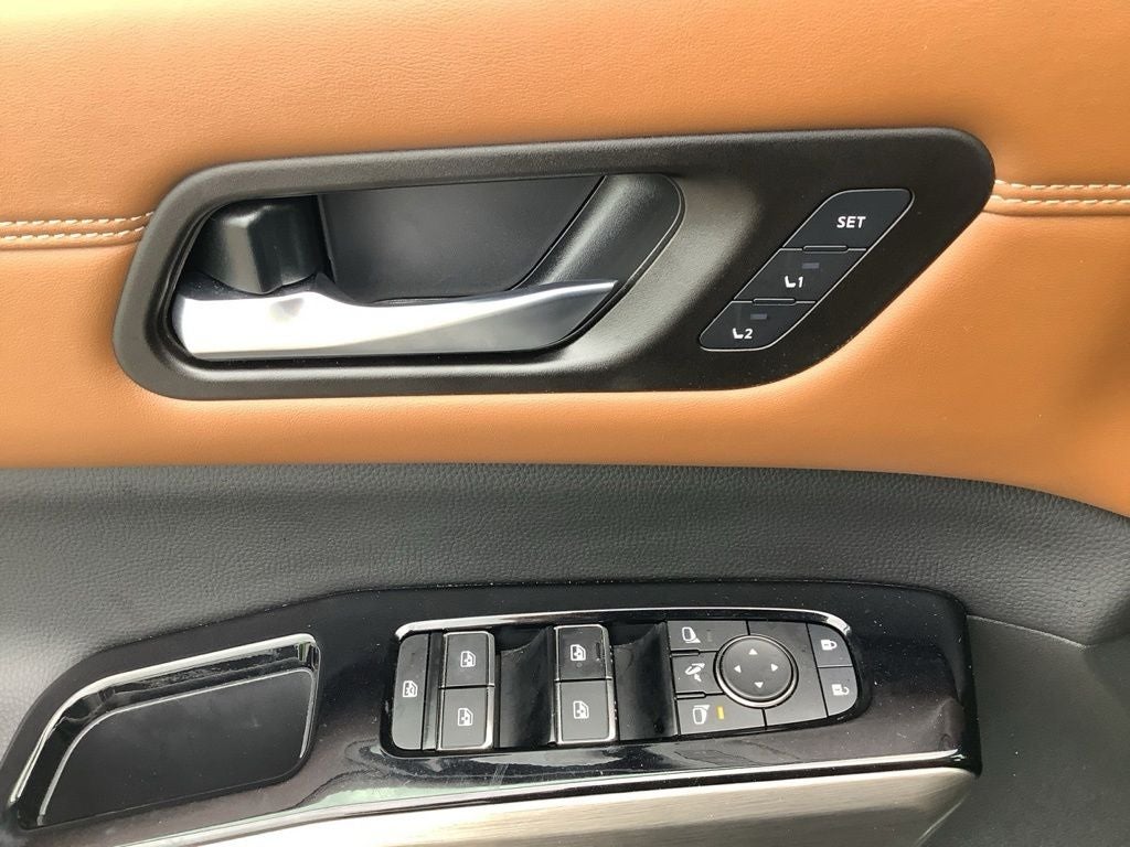 2023 Nissan Pathfinder Platinum 4WD
