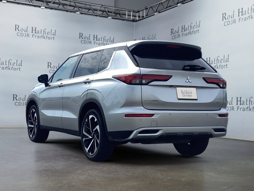 2022 Mitsubishi Outlander SE