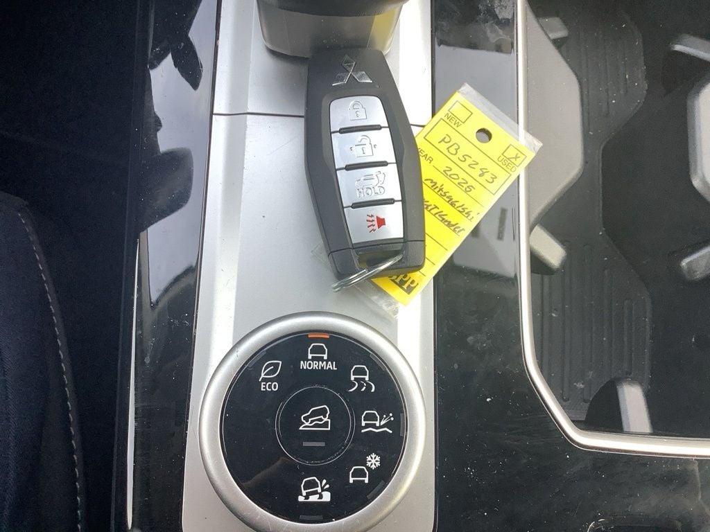 2025 Mitsubishi Outlander SE