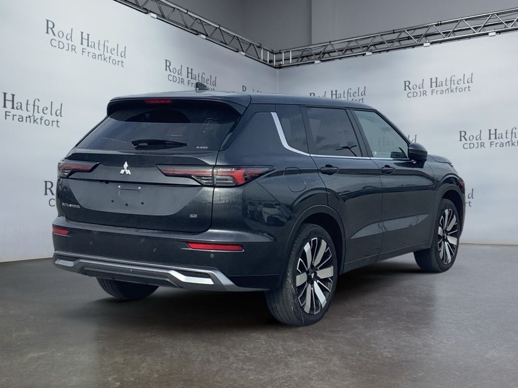 2025 Mitsubishi Outlander SE