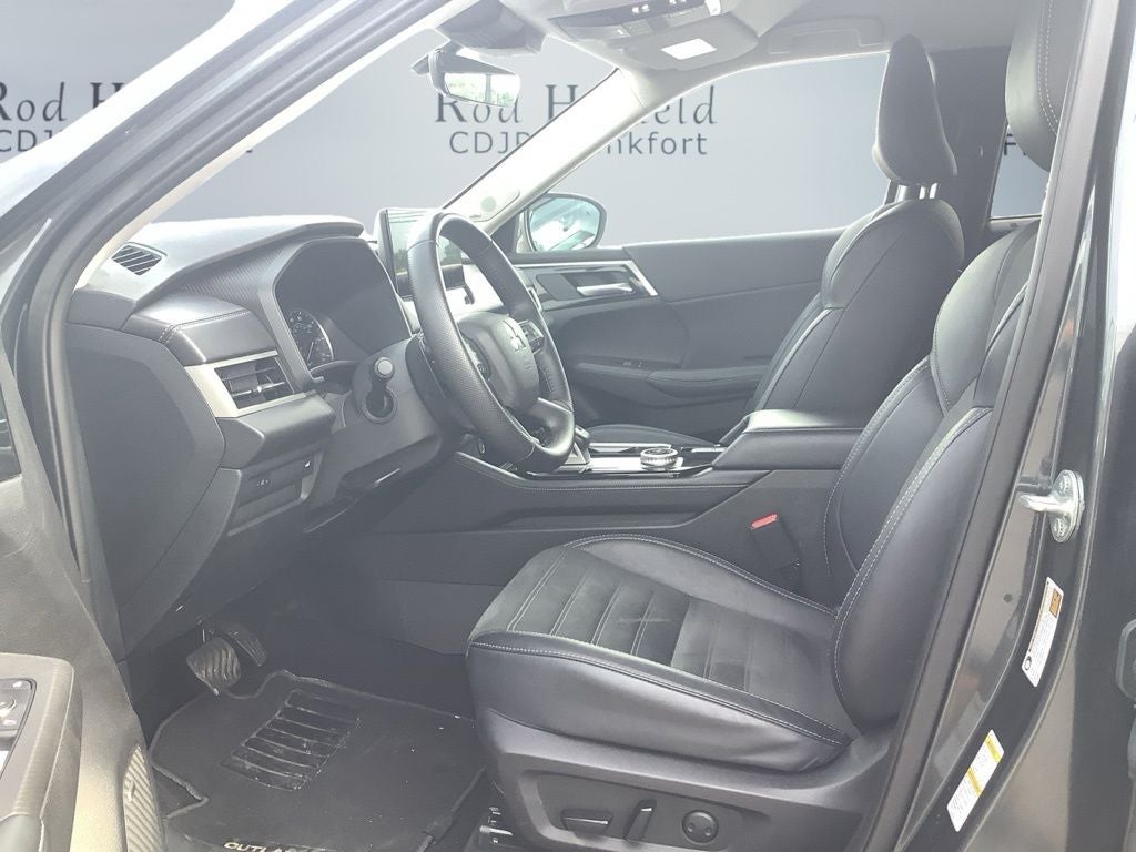 2025 Mitsubishi Outlander SE