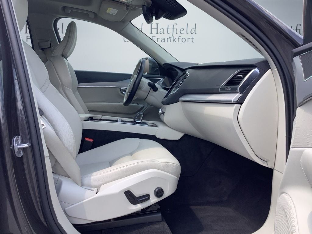2024 Volvo XC90 B5 Core Bright Theme